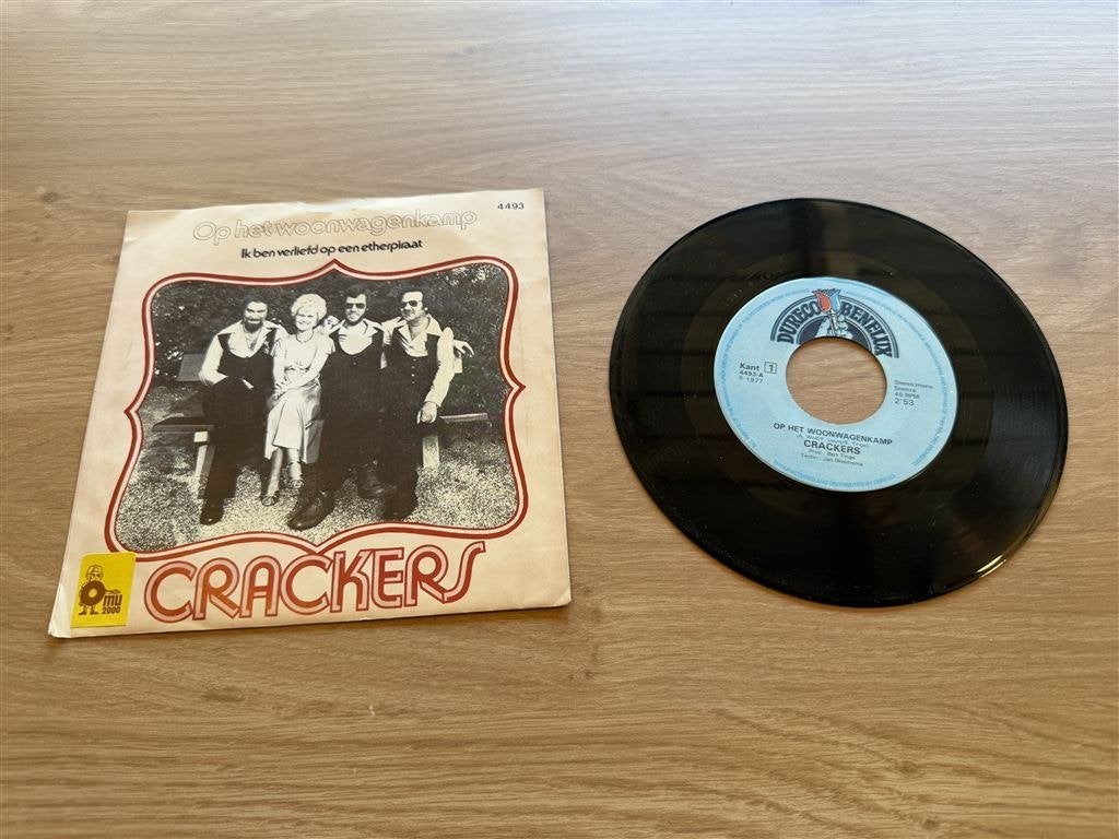Crackers - op het woonwagenkamp, Ophalen of Verzenden, Zo goed als nieuw, Nederlandstalig