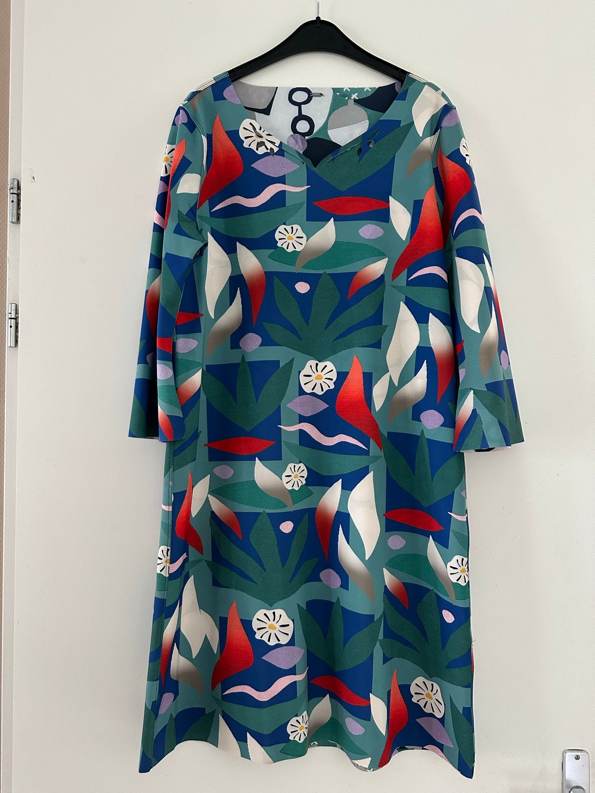Jurk Lizzy & Coco - Kleurrijke print - Maat XL, Kleding | Dames, Jurken, Nieuw, Maat 46/48 (XL) of groter, Meerkleurig, Onder de knie