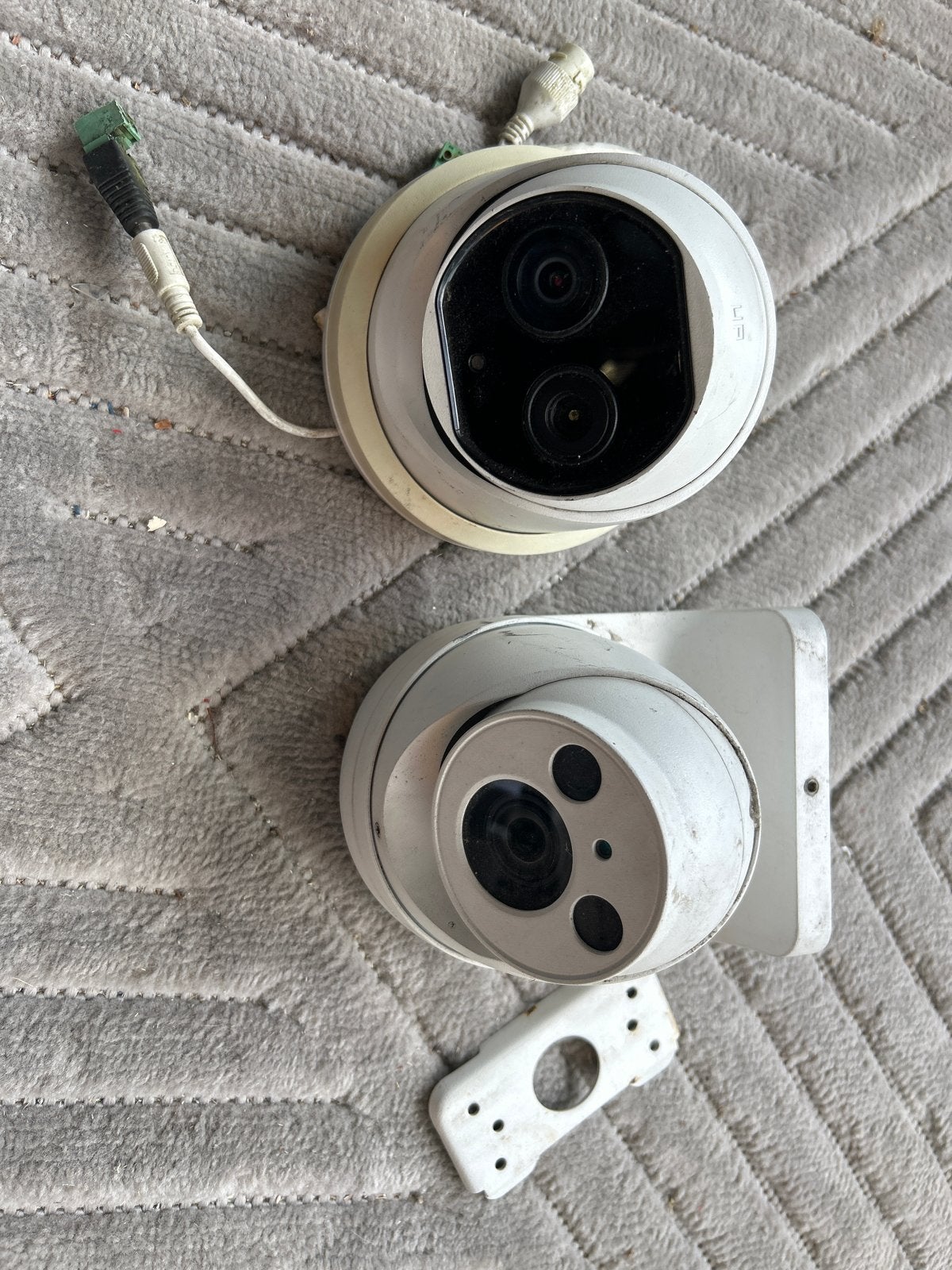 Beveiligingscamera's - Set van 2, Ophalen of Verzenden, Gebruikt, Buitencamera