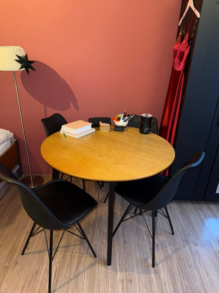 Jysk eettafel met 4 stoelen (100-110 cm diameter), Ophalen, Gebruikt, 50 tot 100 cm, 100 tot 150 cm