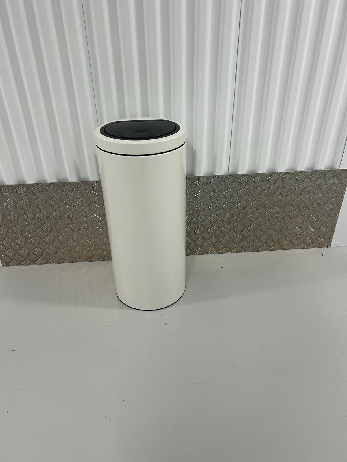 Brabantia touch bin - wit, Ophalen, Zo goed als nieuw, 30 tot 40 liter, 75 – 100