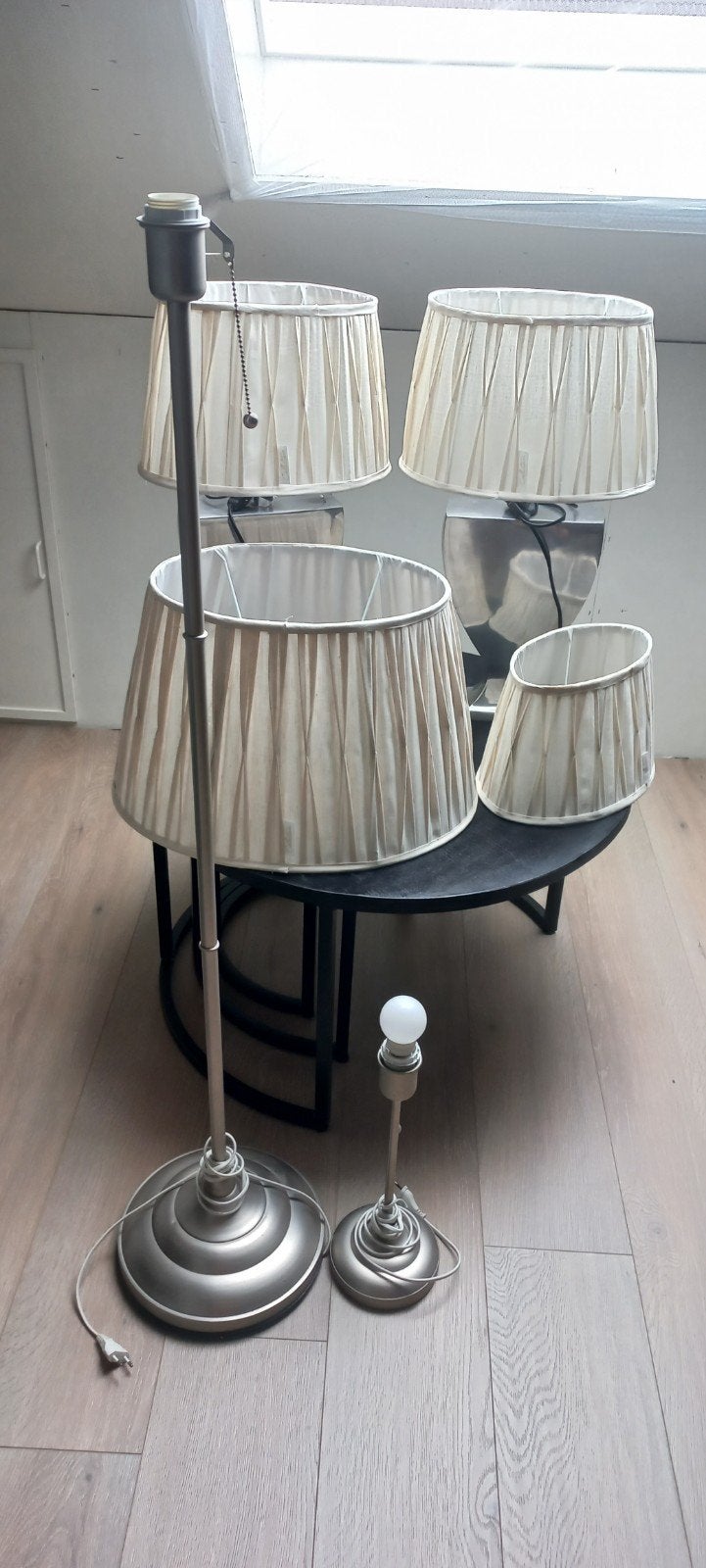 4 lampenkappen Collection met 4 standaards, Ophalen, Gebruikt, Tafellamp, Beige