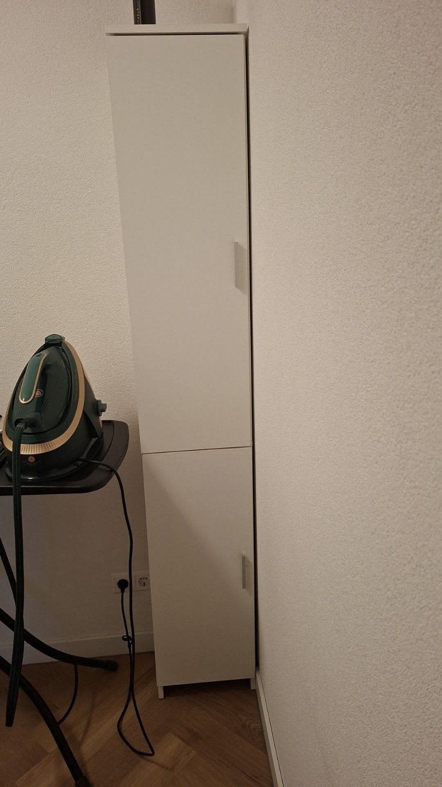 smal hoog kastje, Ophalen
