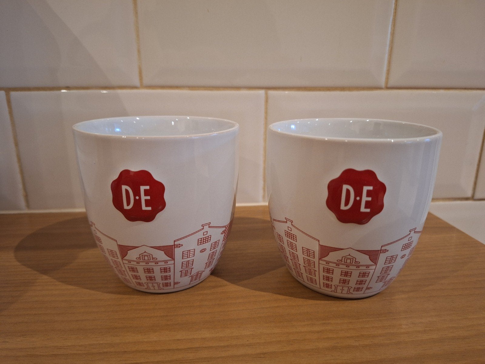 2 DE douwe egberts mokken burendag 2027 nieuw, Ophalen of Verzenden, Nieuw, Overige stijlen, Kop(pen) en/of Schotel(s)