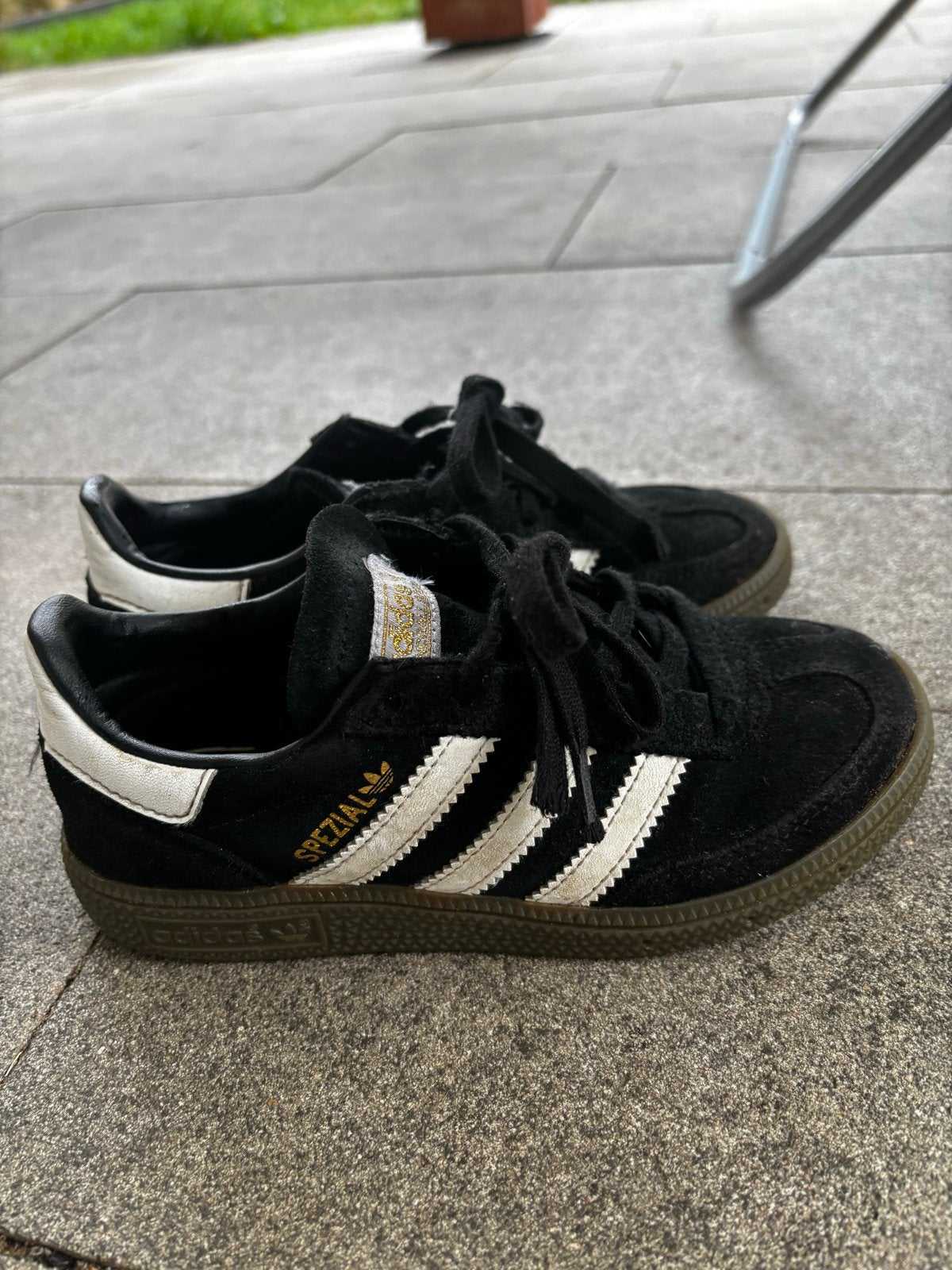 Adidas Spezial sneakers - Zwart met witte strepen, Kleding | Heren, Ophalen, Gedragen, Zwart, Sneakers of Gympen