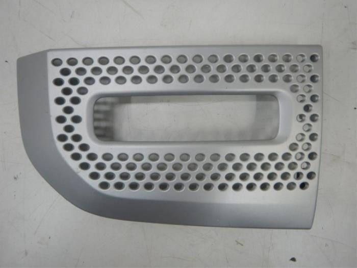 Land Rover Range Rover Defender Afdekking Mistlamp Rechts, Auto-onderdelen, Ophalen of Verzenden, Gebruikt