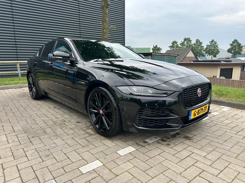 Jaguar XE 2.0 250pk AWD Automaat 2020 Zwart, Achterwielaandrijving, 1800 kg, 4 cilinders, Zwart