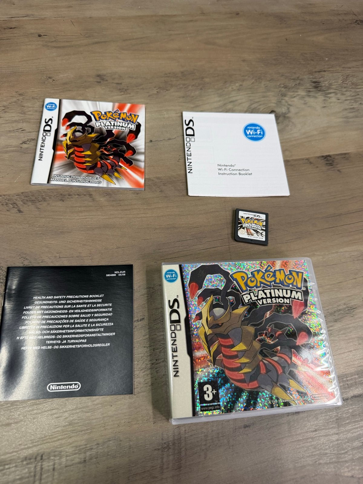 Foto 4 van Pokémon Platinum Version Nintendo DS - Compleet