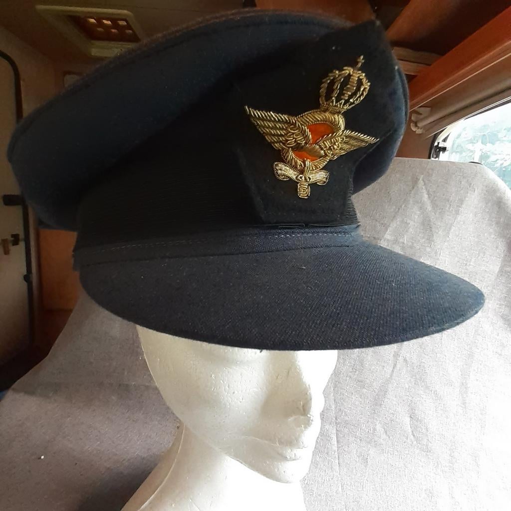 Vintage militaire pet "Koninklijke luchtmacht", Ophalen of Verzenden, Luchtmacht, Nederland, Helm of Baret