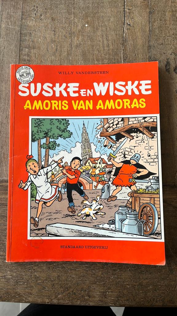 Suske en Wiske - Amoris van Amoras (nummer 200, eerste druk), Boeken, Eén stripboek, Ophalen of Verzenden, Gelezen