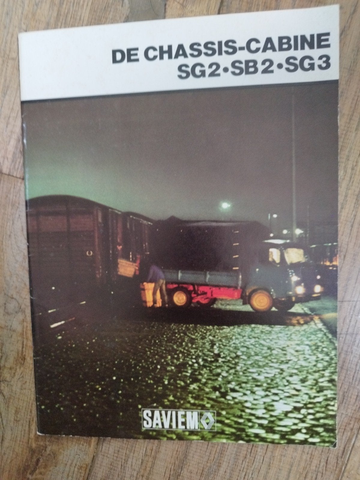 Renault Saviem SG2 SB2 SG3 Chassiscabine brochure 1976, Renault, Ophalen of Verzenden, Zo goed als nieuw, Renault