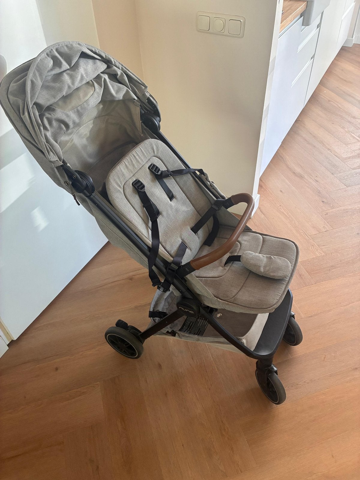 Nuna TRVL lichtgewicht buggy / kinderwagen, Ophalen, Zo goed als nieuw