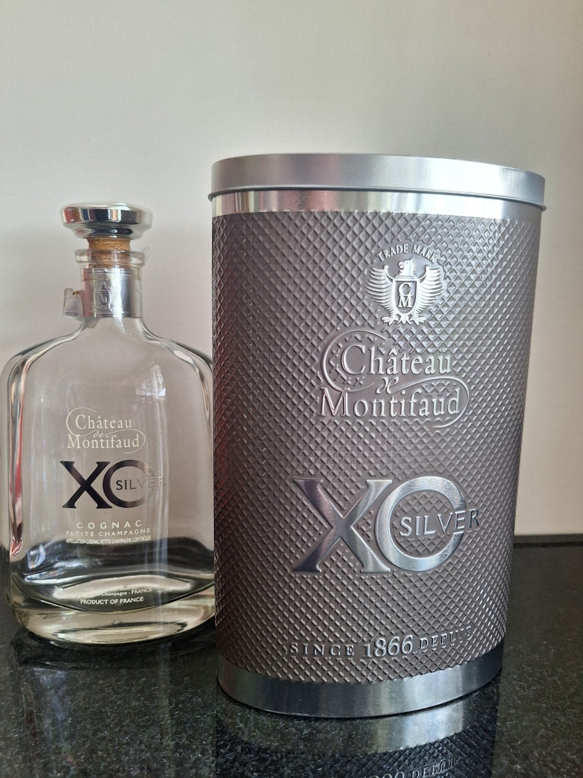 Blik Chateau Montifaud XO Silver met mooie lege cognac fles., Ophalen of Verzenden, Gebruikt