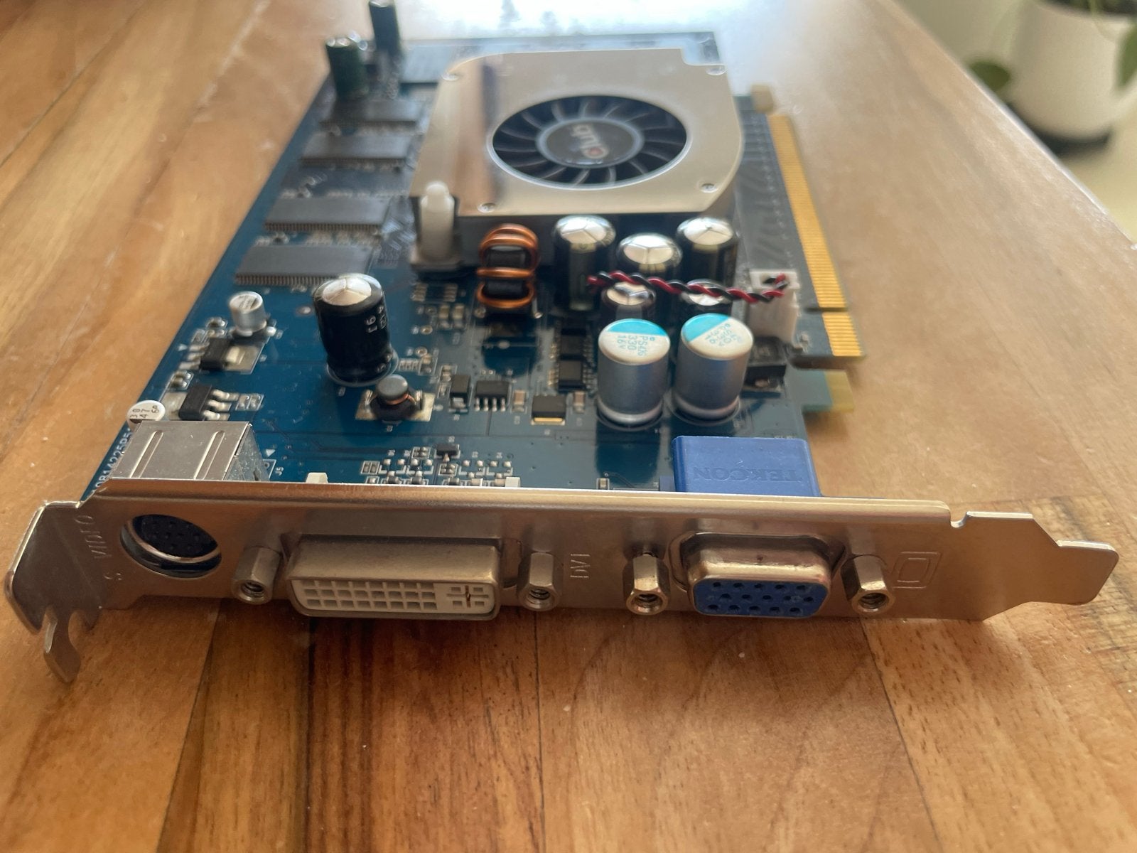 Club 3D Grafische Kaart met DVI en VGA, Computers en Software, Gebruikt, Overige soorten, Ophalen of Verzenden, Overige chipsets