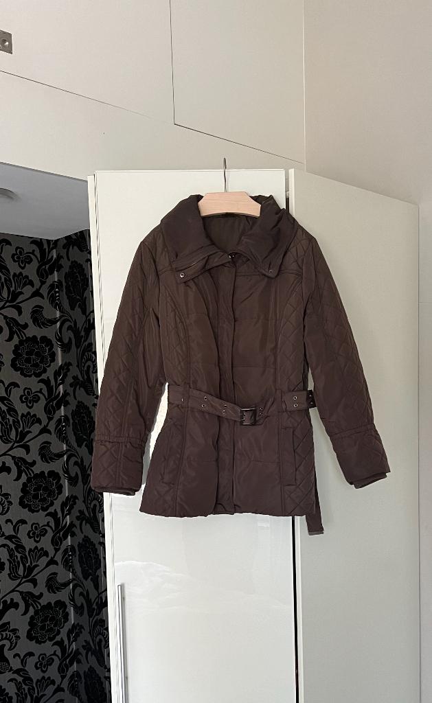 ZGAN: Bruin gewatteerde (tussen) jas van M&S; mt XL, Kleding | Dames, Jassen | Winter, Zo goed als nieuw, Maat 46/48 (XL) of groter