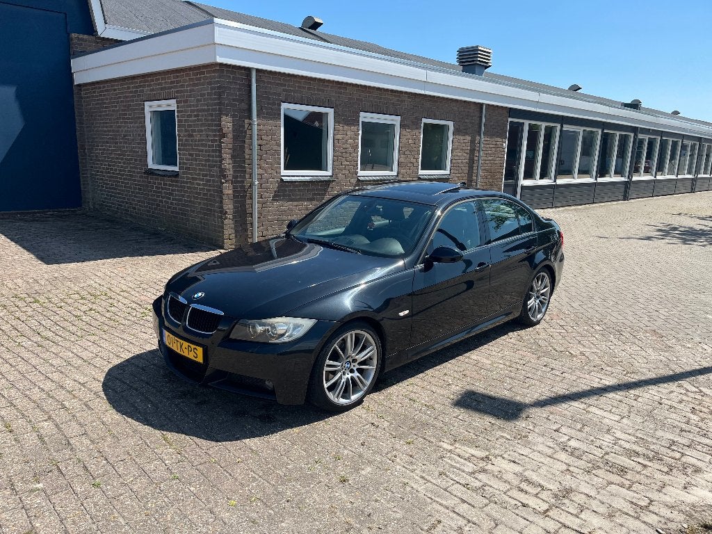 BMW 3-Serie 320i automaat 2006 Zwart, Achterwielaandrijving, 1995 cc, Zwart, 4 cilinders