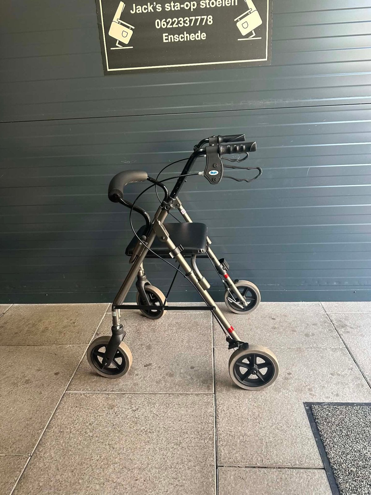 Rollator, Diversen, Rollators, Ophalen of Verzenden, Lichtgewicht, Zo goed als nieuw