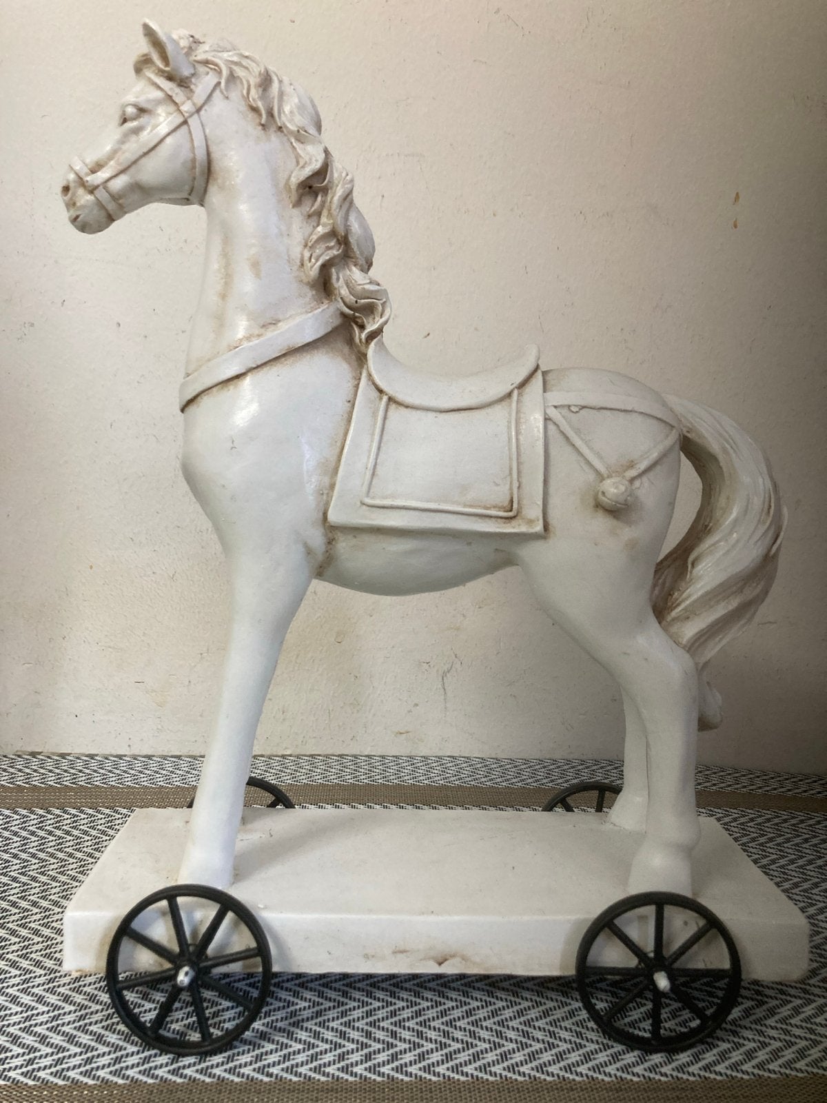Sierlijk paard op wielen - Decoratief beeld, Ophalen of Verzenden, Gebruikt