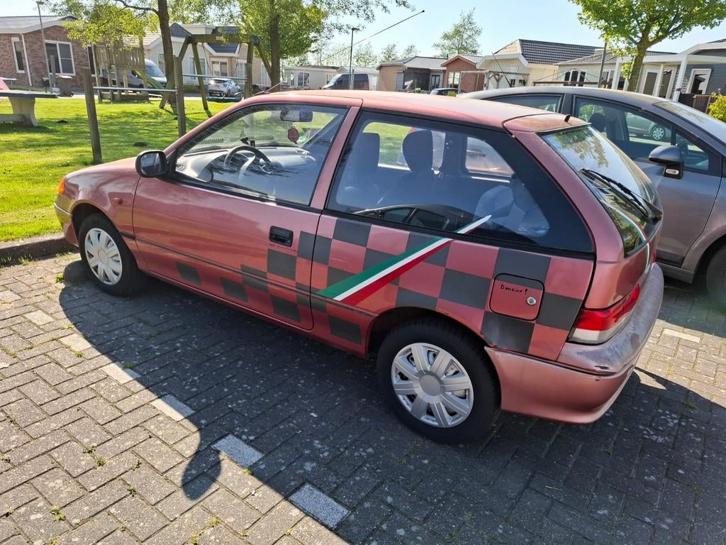 Suzuki Swift 1.3 AUT 1999 Rood, Auto's, 785 kg, 4 cilinders, 442 kg, 23 €/maand