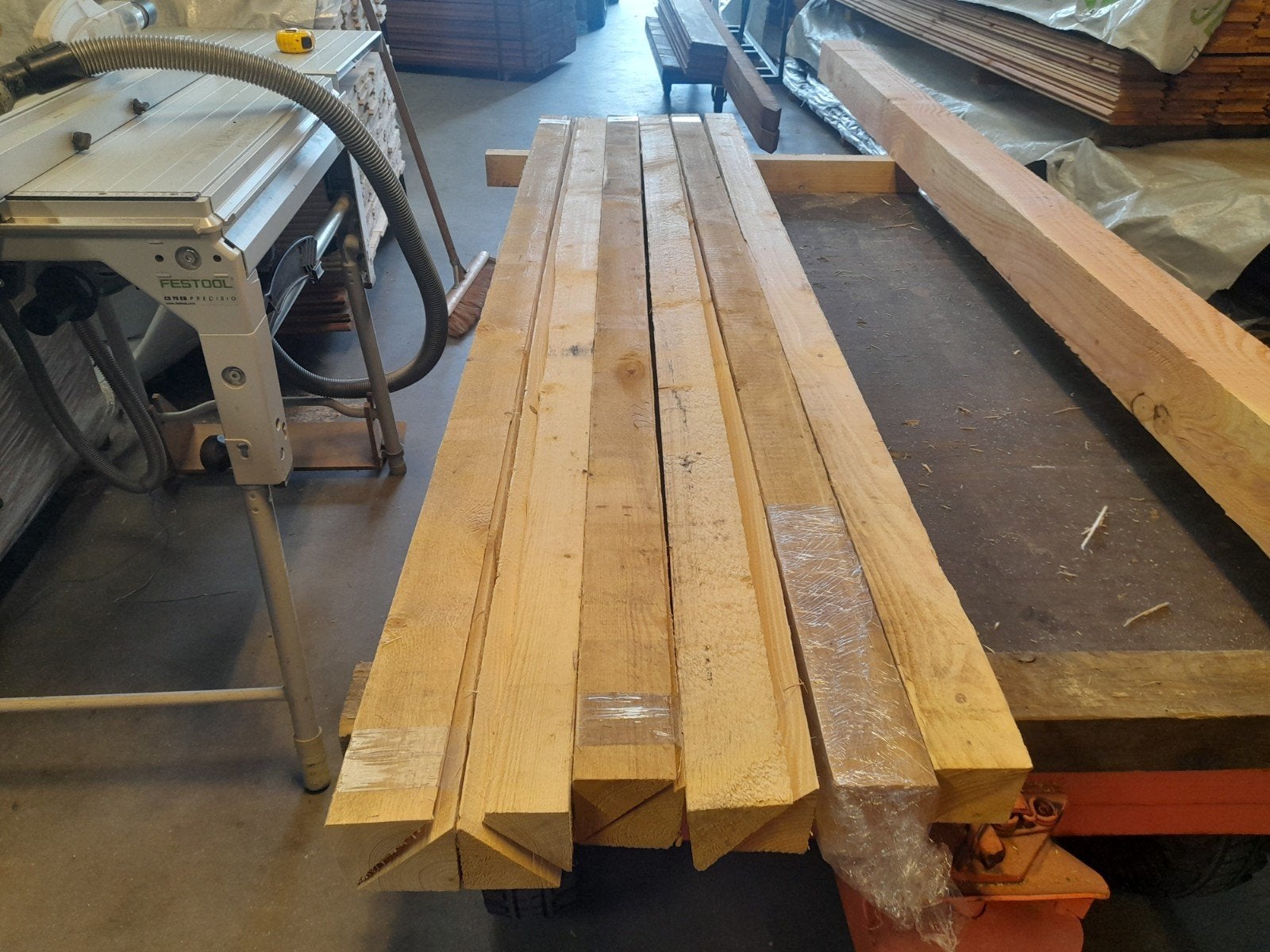 Vuren mastiekschroot, B-keus, mastiekklos, mastiek, hoek, Ophalen, Nieuw, 180 tot 250 cm, Balken
