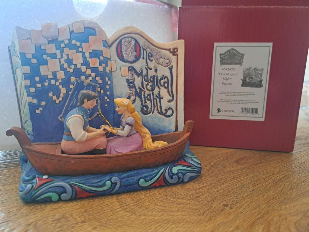 Disney tradition storybook Tangled Rapunzel met doos, Verzamelen, Ophalen of Verzenden, Nieuw, Beeldje of Figuurtje