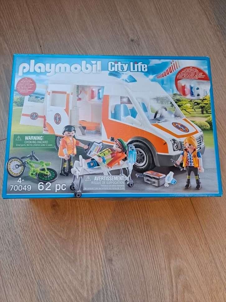 Playmobil City Life Ambulance (70049) - Zo goed als nieuw, Complete set, Voertuig, Ophalen of Verzenden, Zo goed als nieuw