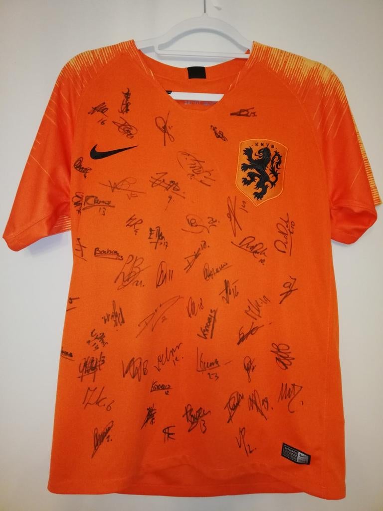 Nederlands elftal shirt vol met handtekeningen Leeuwinnen, Sport en Fitness, Voetbal, Maat M, Verzenden, Zo goed als nieuw, Shirt