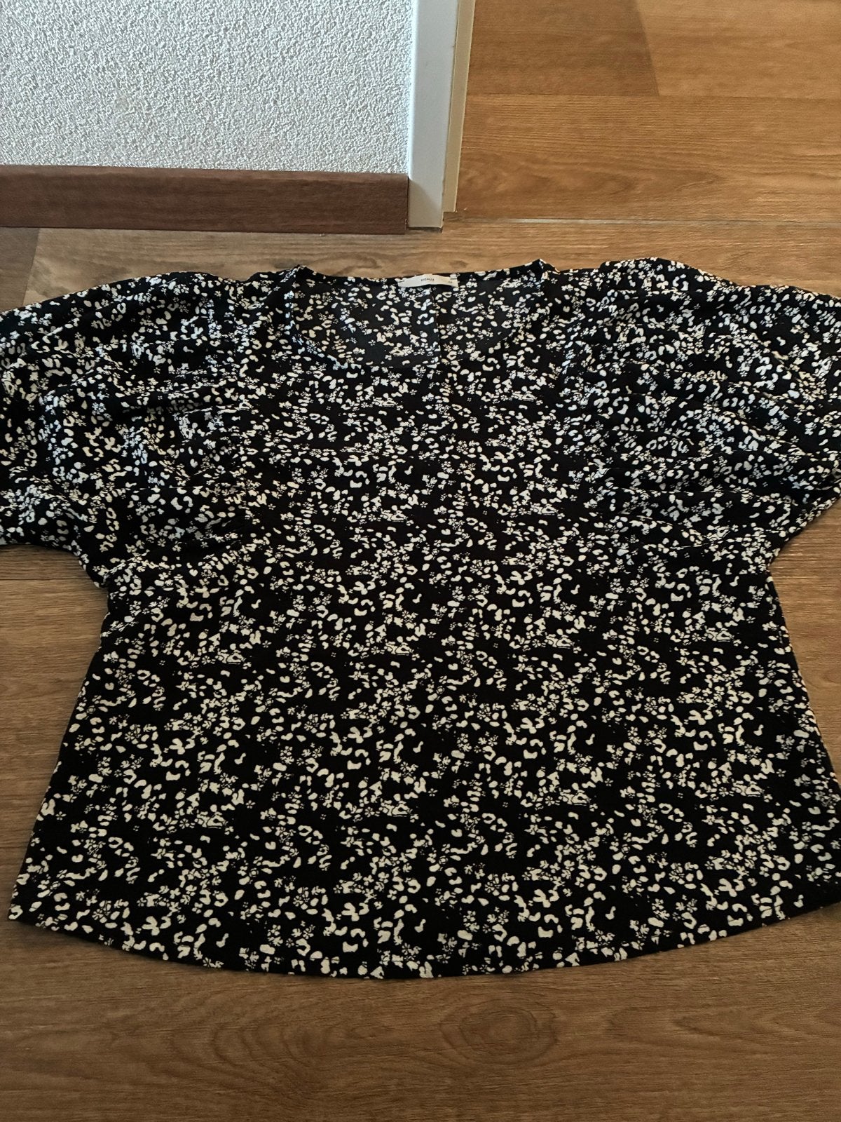 Pigalle Zwart Wit Shirt Korte Mouw Maat 42, Meerkleurig, Maat 42/44 (L), Ophalen of Verzenden, Zo goed als nieuw
