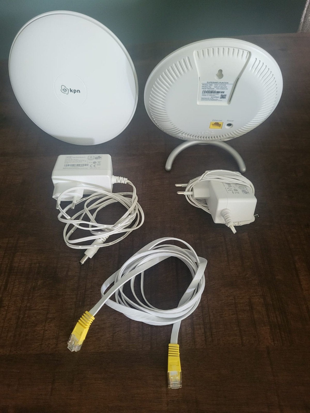 KPN SuperWifi Punten (2 stuks) met adapters en kabel, Ophalen of Verzenden, Zo goed als nieuw, Router, KPN