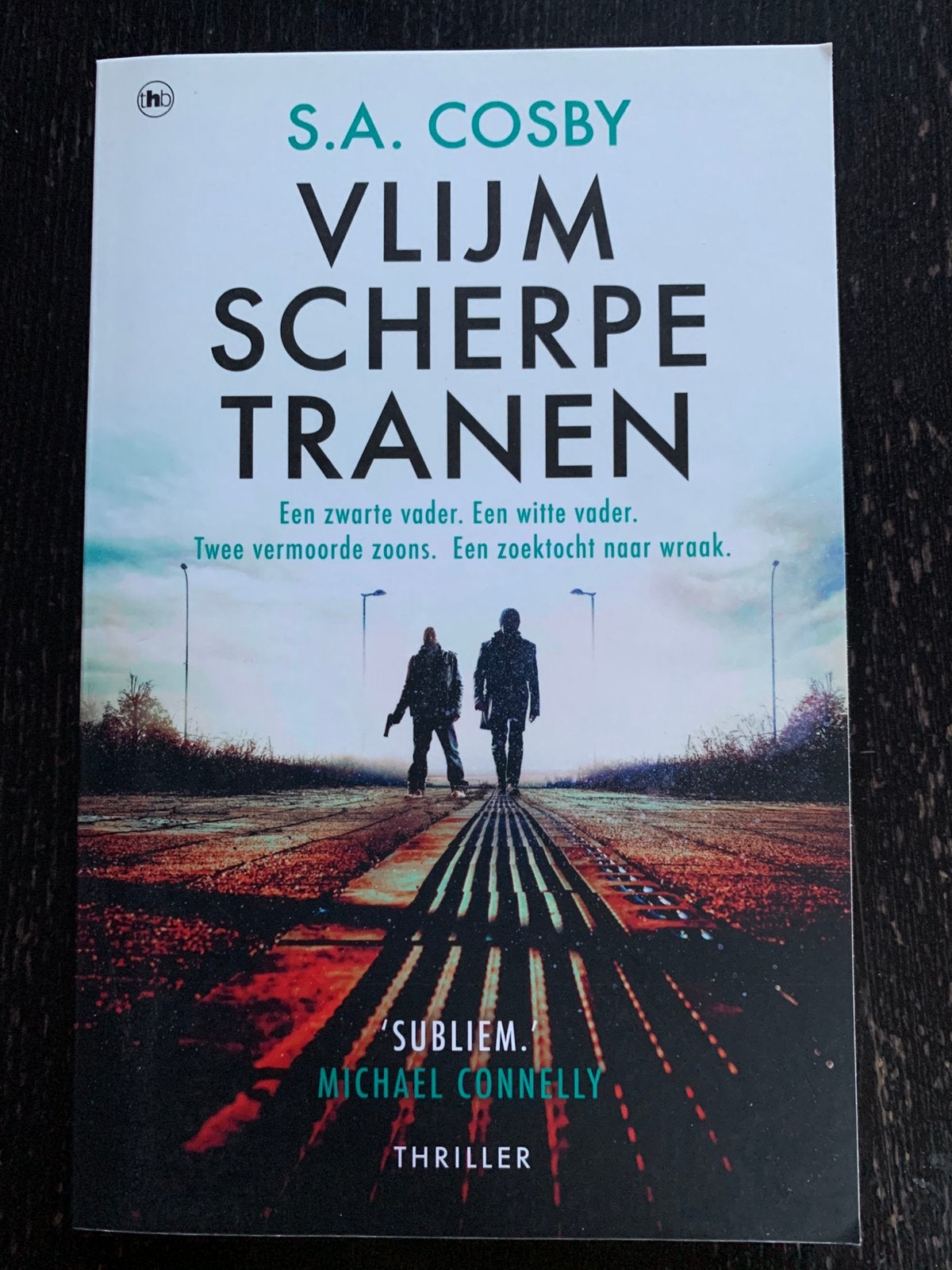 S.A. Cosby - Vlijmscherpe tranen, Ophalen of Verzenden, Zo goed als nieuw, S.A. Cosby