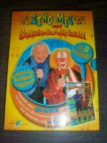 Bassie en Adriaan Zing Mee met 2-disc box in nieuwstaat, Cd's en Dvd's, Verzenden, Alle leeftijden, Zo goed als nieuw, Komedie