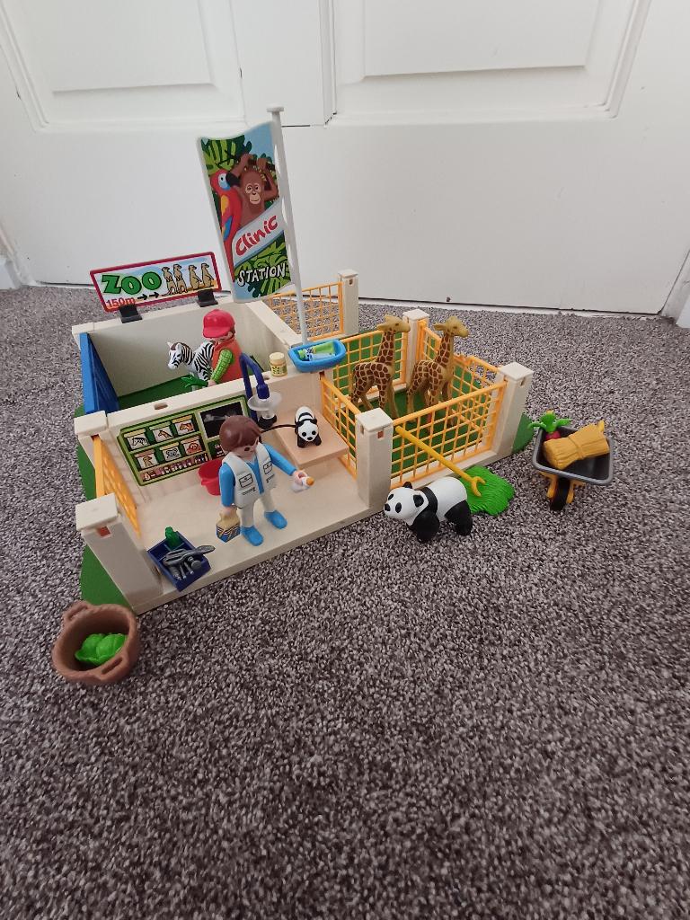 Playmobil super verzorgingsstation (4009), Kinderen en Baby's, Speelgoed | Playmobil, Ophalen, Zo goed als nieuw