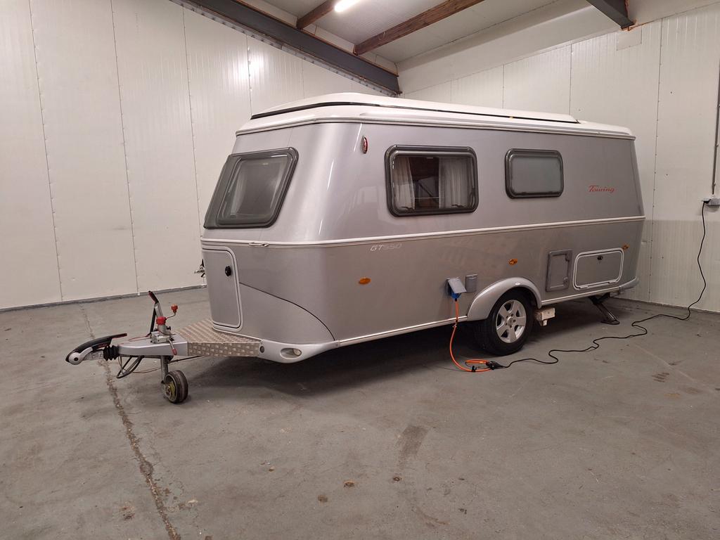 Eriba Troll Touring 550 GT - NIEUWSTAAT LAATSTE WEEK, Caravans en Kamperen, Caravans, Omvormbare zithoek, Hefdak, Treinzit, Tot en met 3