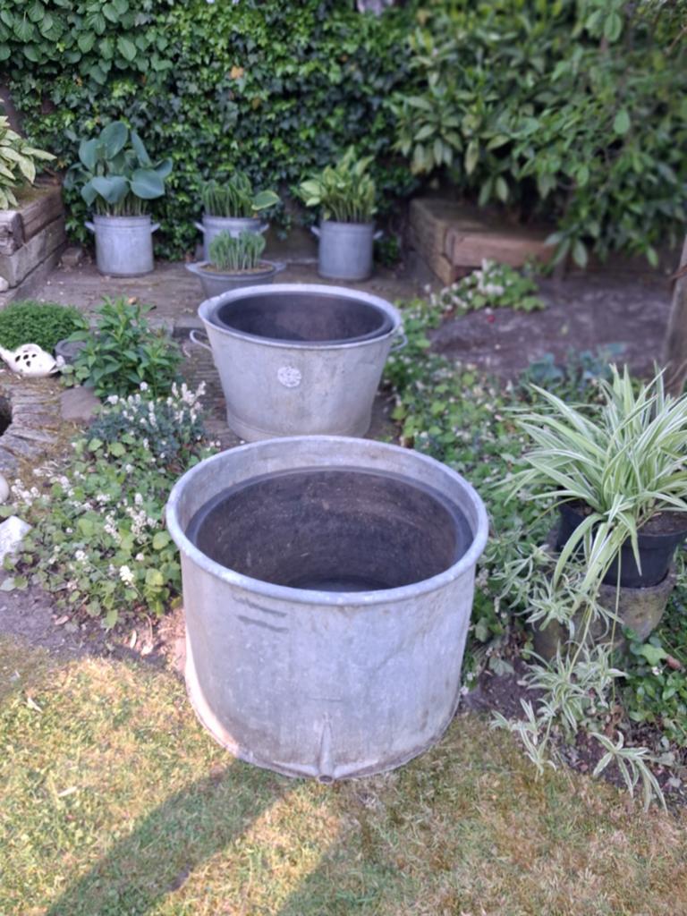 Verzinkte plantenbakken., Tuin en Terras, Bloembakken en Plantenbakken, Ophalen, Rond, Zo goed als nieuw, Balkon