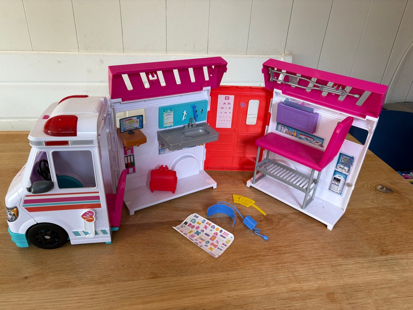 Barbie Ambulance Speelset - Ziekenhuis en Ambulance, Ophalen of Verzenden, Gebruikt, Meisje