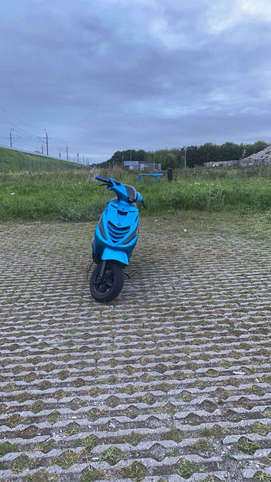Zip 70cc 2010 (MOET WEG), Ophalen, Tweetakt, Maximaal 45 km/u, Zo goed als nieuw