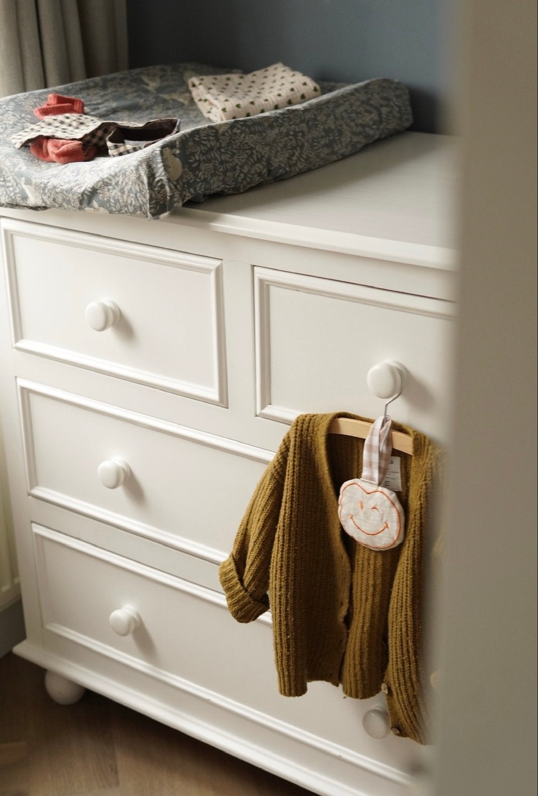 Mooie stevige commode, Kinderen en Baby's, Kinderkamer | Commodes en Kasten, Ophalen, 50 tot 70 cm, 90 tot 105 cm, 100 cm of meer