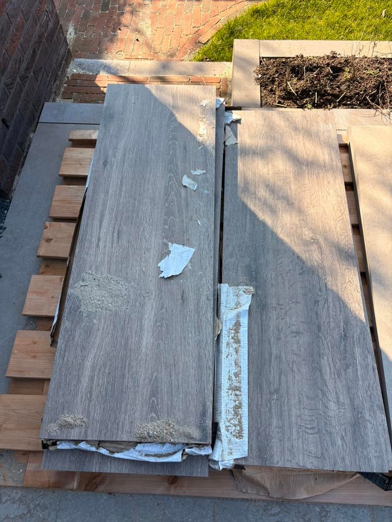 Robusto Ceramica Timber Walnut, Ophalen, Zo goed als nieuw