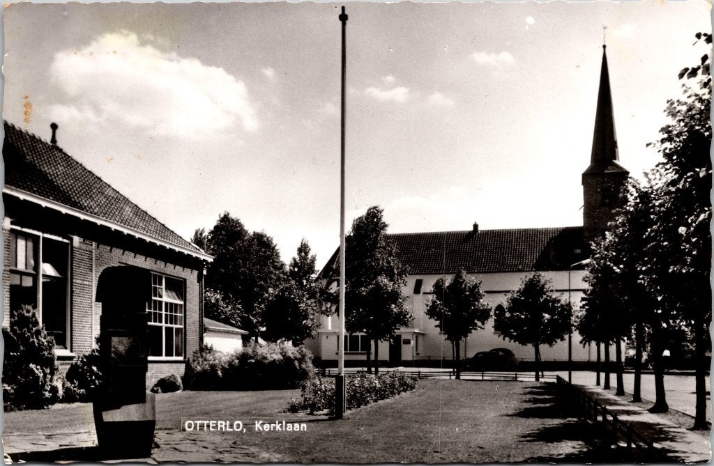 Otterlo - 12 oude ansichtkaarten Ned. Herv. Kerk IV