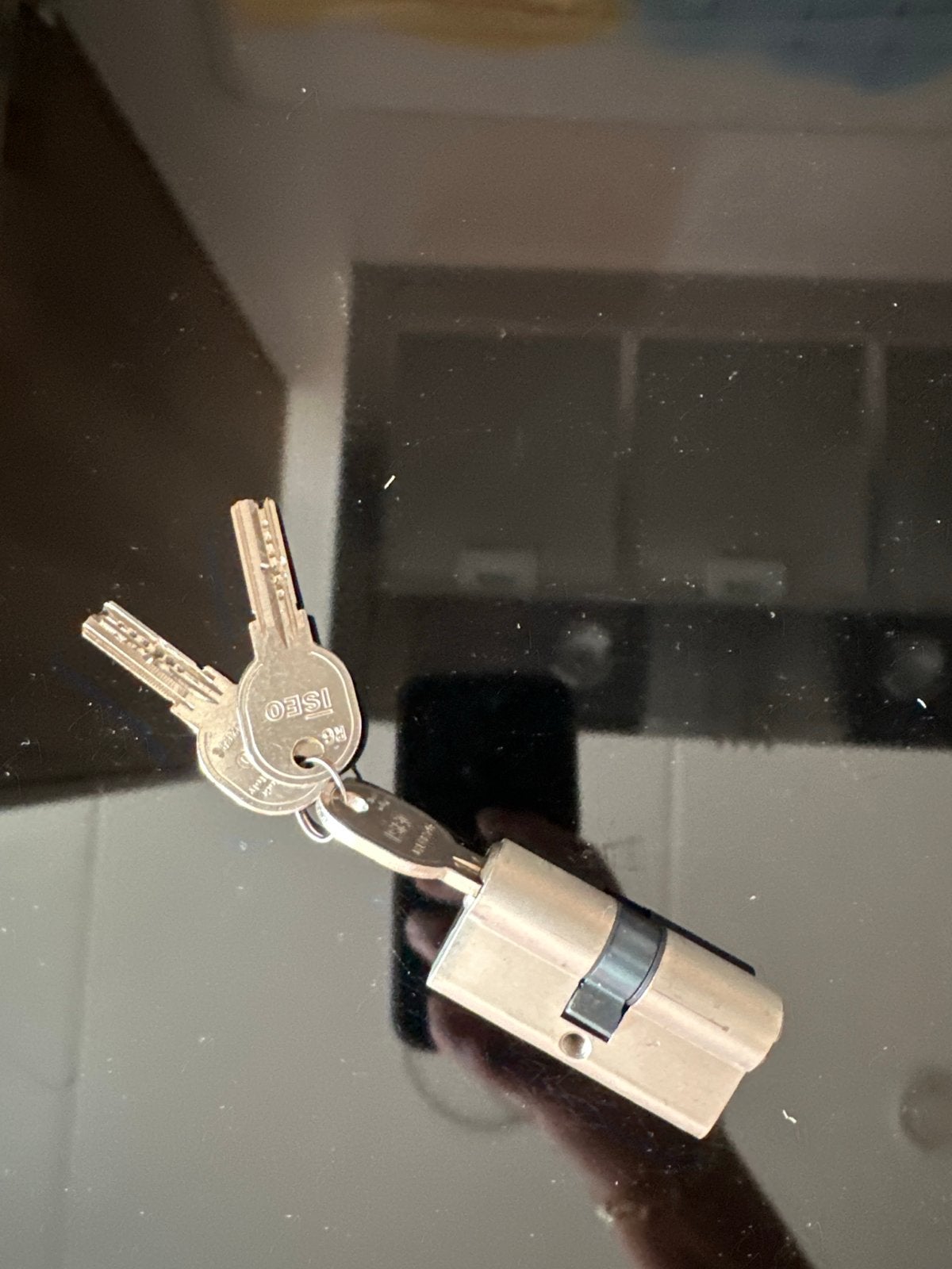 Cilinderslot met sleutels - ISEO, Ophalen, Gebruikt, Overige materialen, Slot