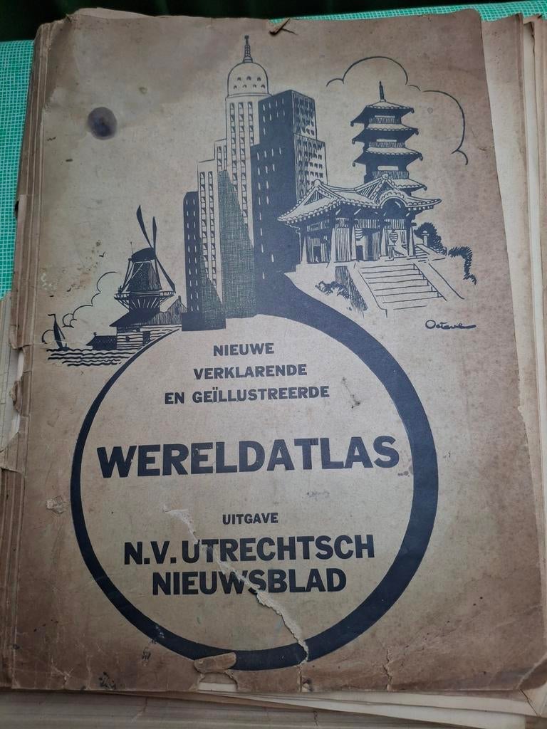 Zeer oud Wereldatlas met losse bladen en bijzondere kaarten, Ophalen of Verzenden