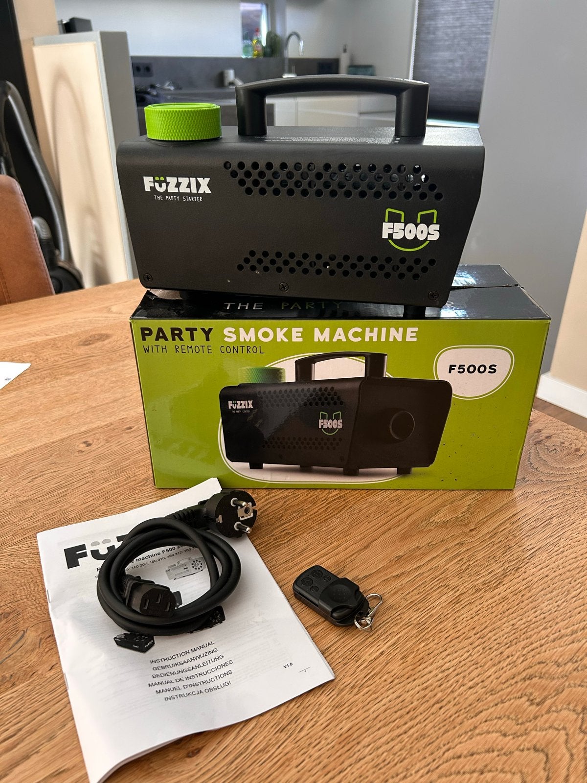 Fuzzix F500S Rookmachine met afstandsbediening, Ophalen of Verzenden, Zo goed als nieuw, Feestartikel, Overige