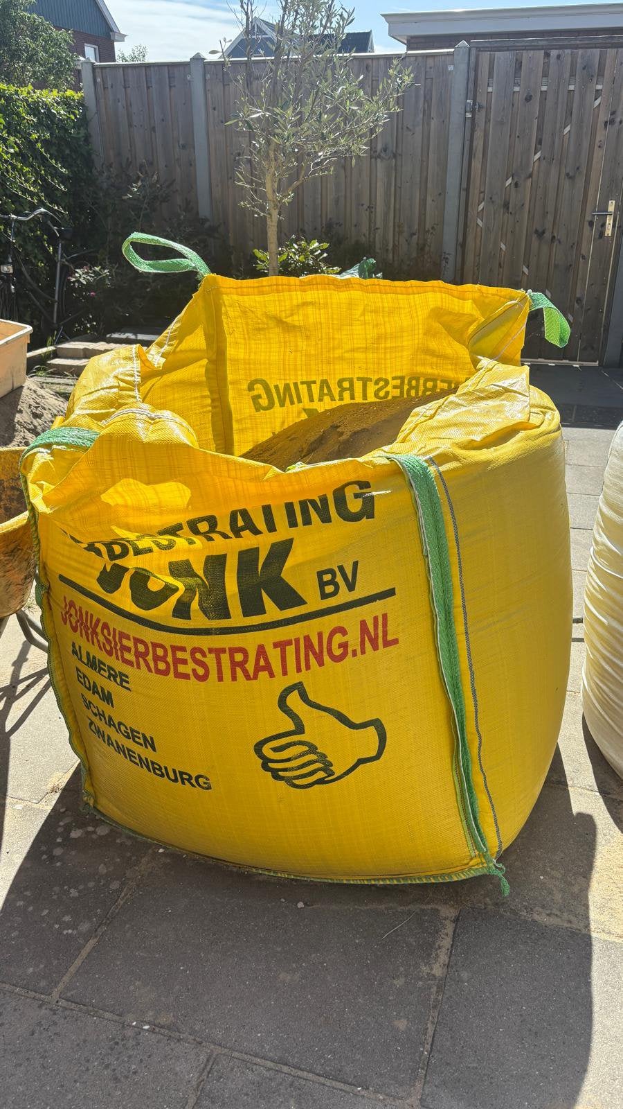 GRATIS 1,5m2 ophoogzand/straatzand, Ophalen, Zo goed als nieuw, Ophoogzand