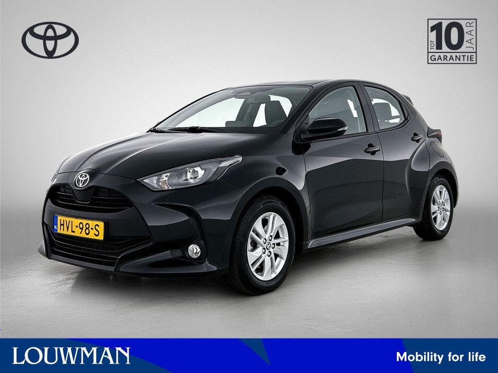 Toyota Yaris 1.5 Hybrid 115 Active (bj 2025, automaat), 12 maanden, Gebruikt, Zwart, Bedrijf