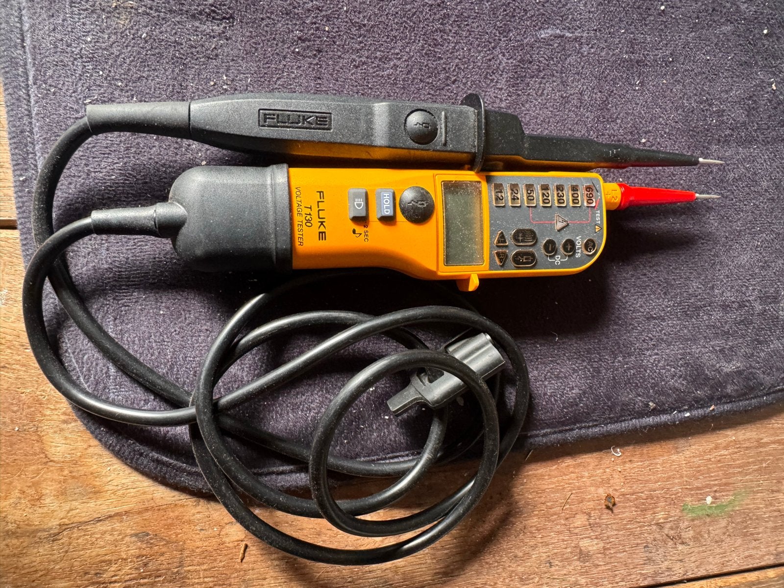 Fluke T130 Spanningstester - Voltage Tester, Ophalen of Verzenden, Gebruikt, Elektriciteit