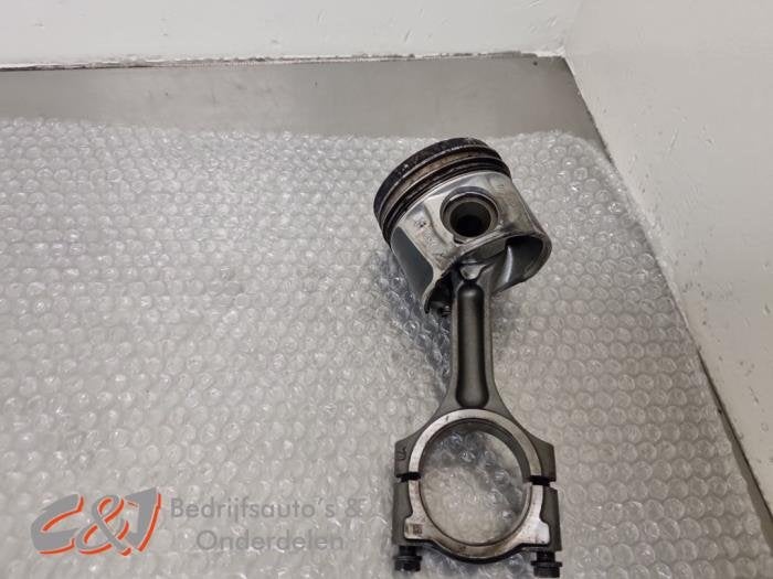 Zuiger van een Opel Vivaro, Gebruikt, -, -, Opel