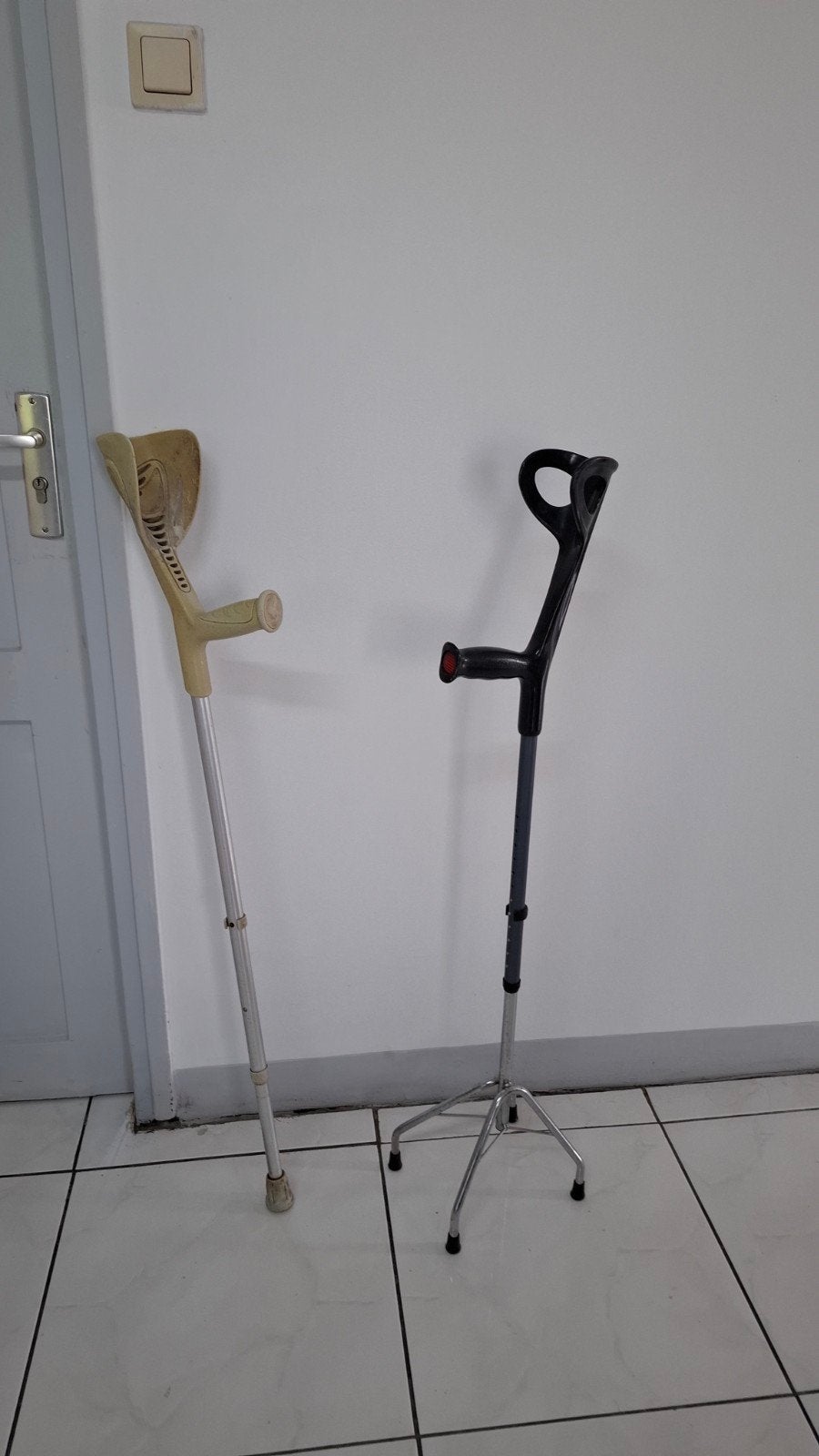 Loopkrukken TE KOOP IN SURINAME, Diversen, Ophalen, In hoogte verstelbaar, Gebruikt