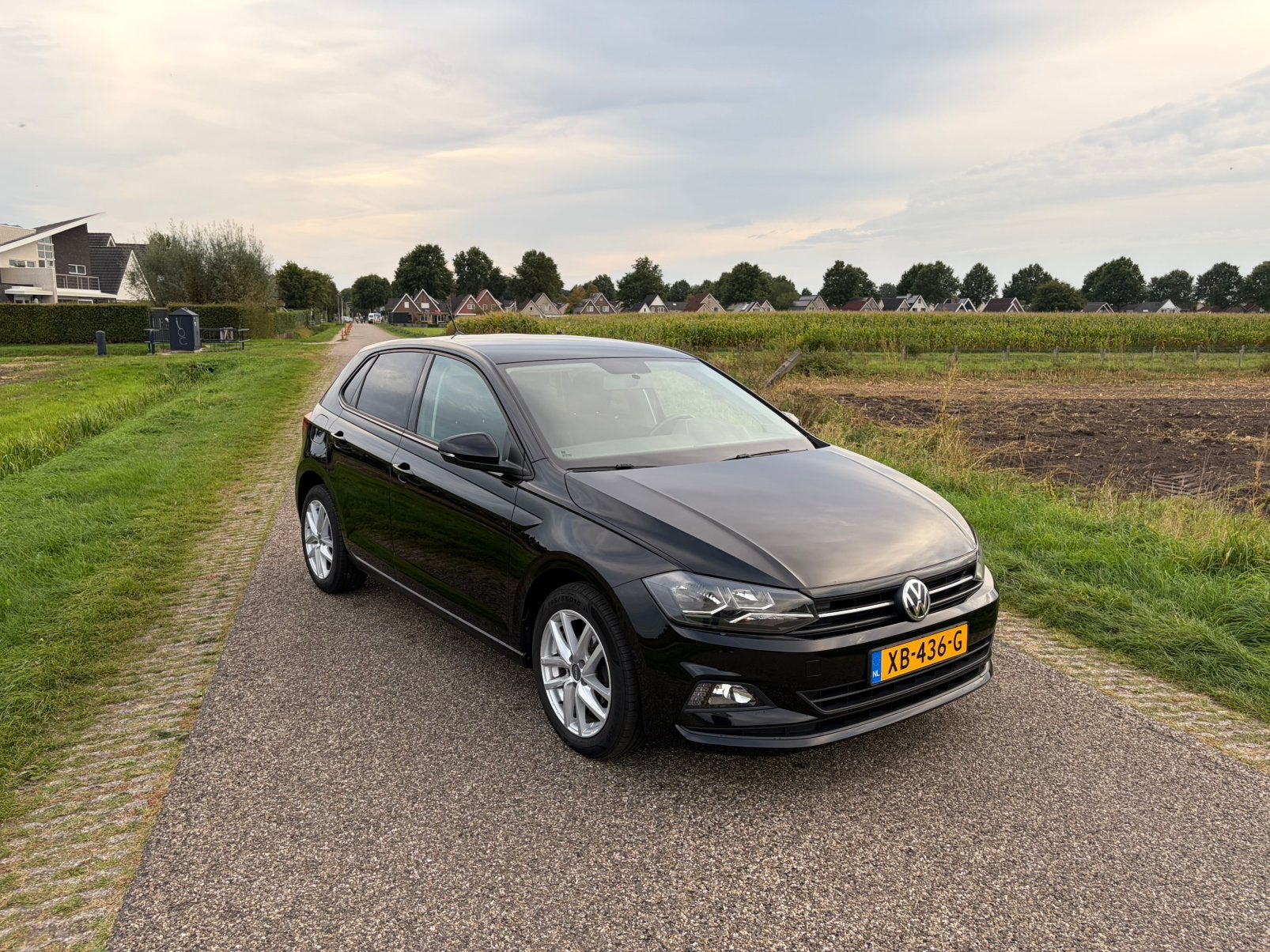 Volkswagen Polo 1.0 TSI 95pk 2018 Zwart, Auto's, Voorwielaandrijving, Stof, 40 €/maand, Zwart
