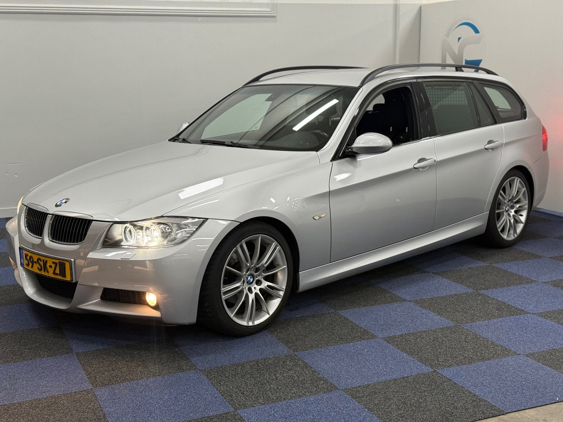 BMW 3-serie Touring 325i High Executive / ZEER NETTE AUTO /, Automaat, Dealer onderhouden, Achterwielaandrijving, Gebruikt