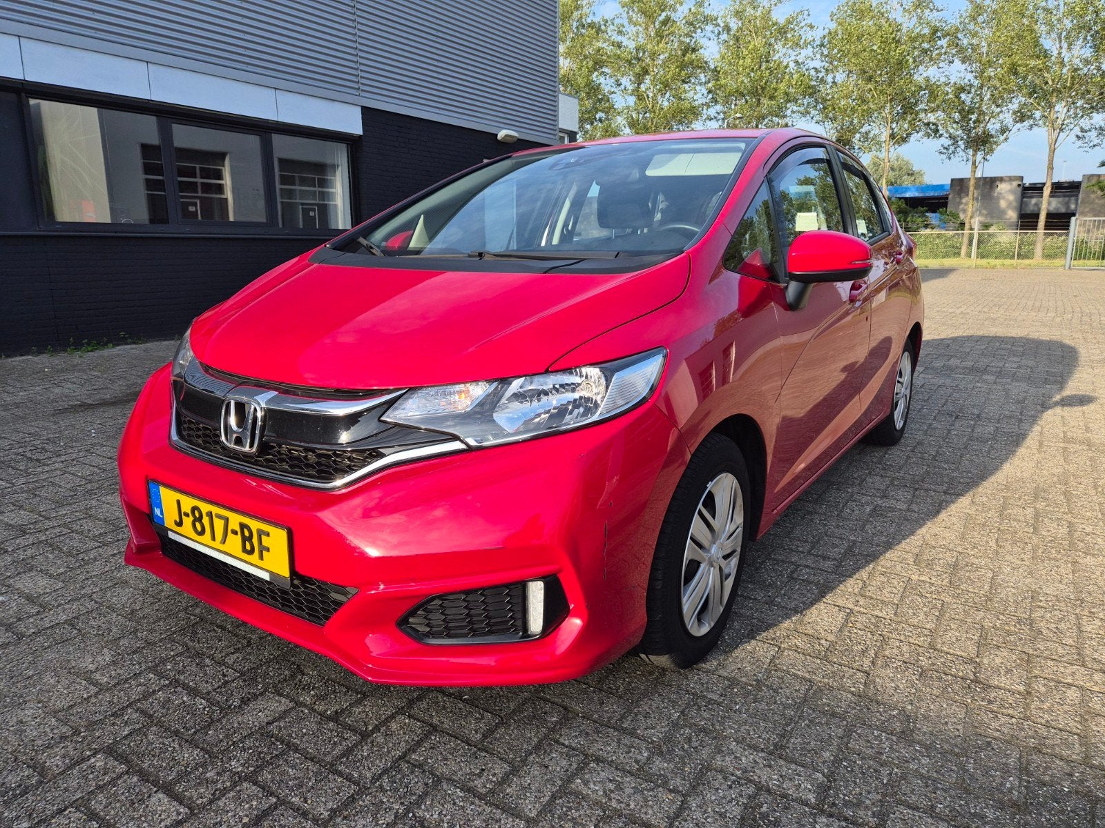 Honda Jazz 1.3 I-vtec 102pk CVT 2020 Rood, Auto's, 450 kg, 4 cilinders, 49 €/maand, Particulier